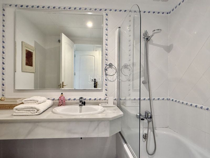 Foto 5c1dae5f-0b69-498b-90f6-e4ed28f48172. Apartament amb aparcament piscina a Sierra Blanca Marbella