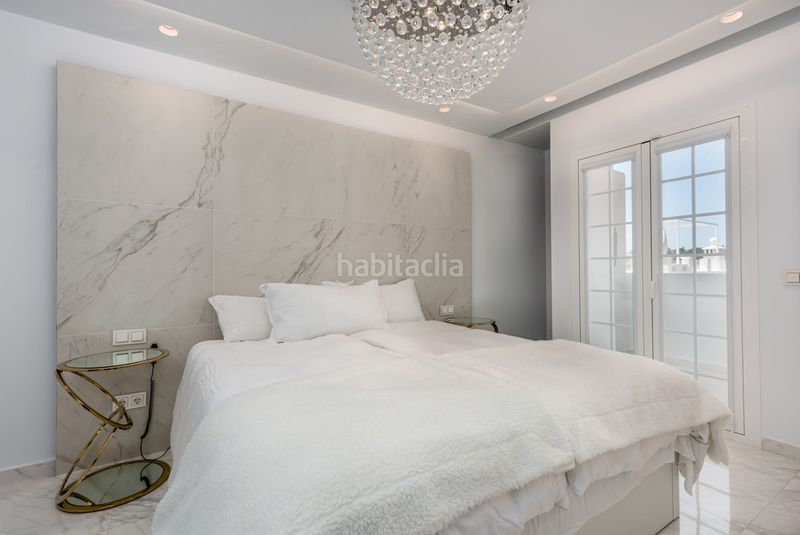 Foto 6319adc8-3e10-4c5b-9a10-91126b26f14c. Casa adossada amb aparcament piscina a Aloha Marbella