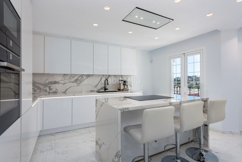 Foto 914b5782-0fa0-4d1a-ae19-87399c321573. Casa adossada amb aparcament piscina a Aloha Marbella