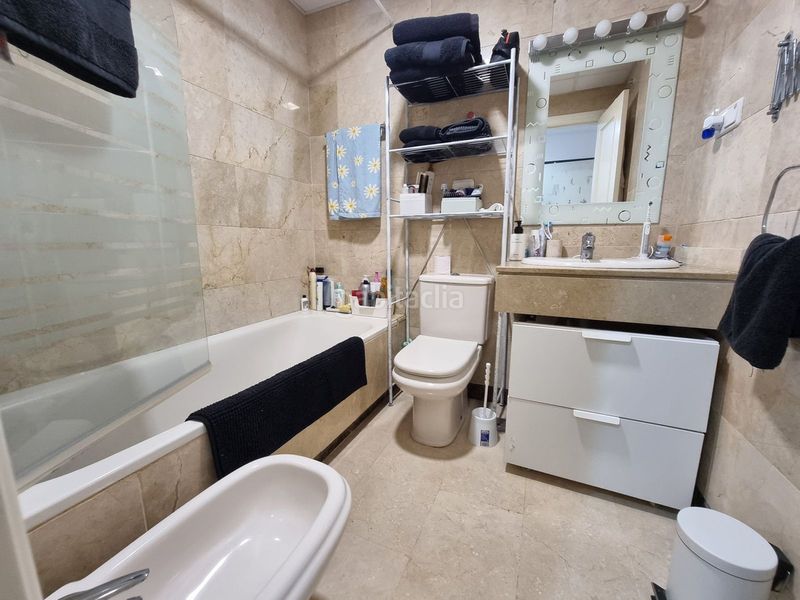 Foto 3136cc7c-4a4b-4e7a-aeaa-760fe1423ae2. Apartament amb aparcament piscina a Bel - Air Estepona