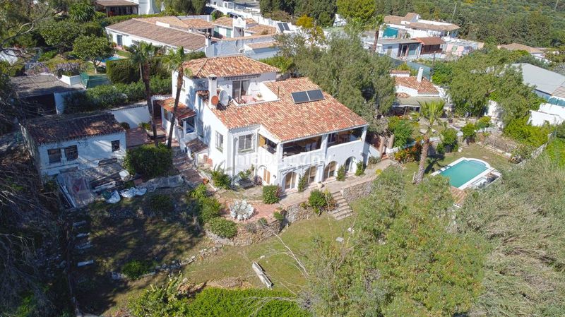 Foto 7b401950-6a88-4867-b380-88f33f6a6c80. Casa amb calefacció aparcament piscina a Guadalmina Alta Marbella