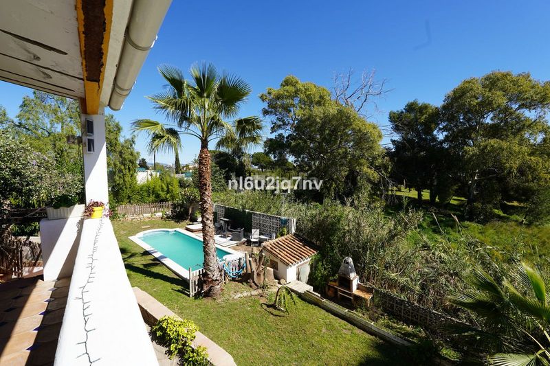 Foto e23d41be-0e8a-4dec-9661-1c098081d811. Casa amb calefacció aparcament piscina a Guadalmina Alta Marbella