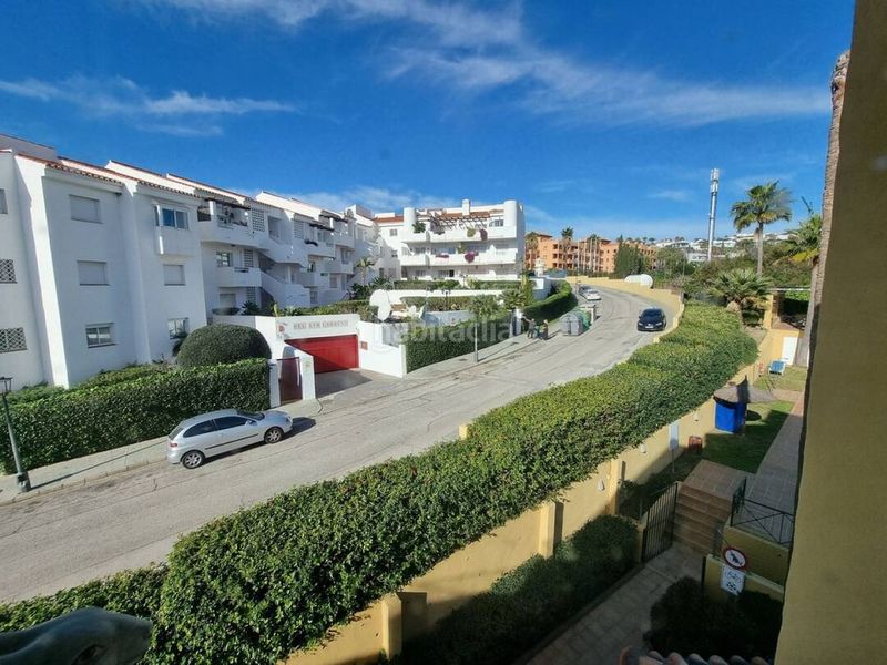 Foto 1866837c-dd7c-4513-baed-e178b0310750. Apartament amb aparcament piscina a Bel - Air Estepona