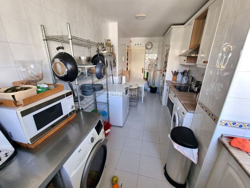 Foto 9470c910-fc51-490a-a2a8-6b8b20e50803. Apartament amb aparcament piscina a Bel - Air Estepona