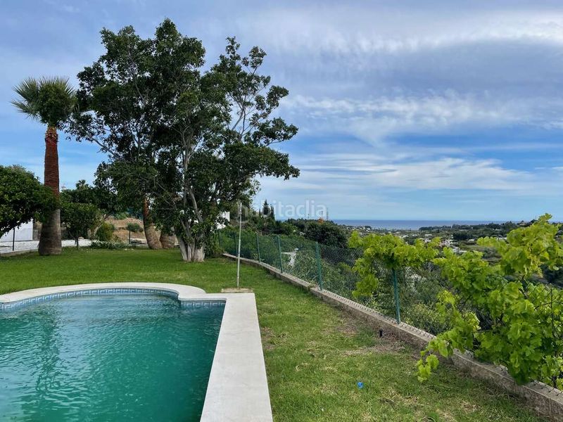 Foto 4118df0e-d21a-4858-bb2c-d3e71918812f. Casa amb aparcament piscina a El Velerín Estepona