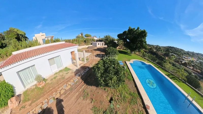 Foto 686167d9-b36f-408d-b93d-b60037de57ba. Casa amb aparcament piscina a El Velerín Estepona