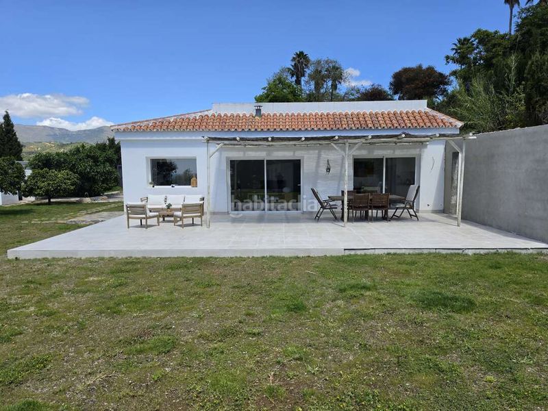 Foto c213c53a-61b8-49fb-b825-ba8c3848af86. Casa amb aparcament piscina a El Velerín Estepona