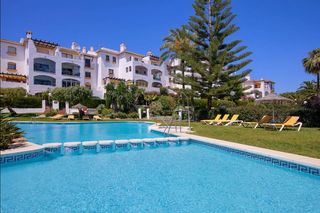Appartement en Nueva Andaluc�a centro. 68613 apartamento en  nueva andaluc�a  jard�n privado