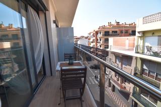 Pis a Carrer tribala 39. Piso obra nueva con patio de 16 m2