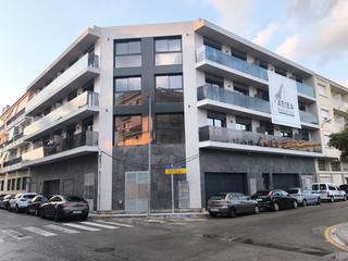 Piso en Carrer tribala 39. Piso obra nueva con patio de 16 m2