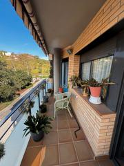 Appartement  Carrer juan ramon jiménez. Luminos piso, todo exterior en malgrat de mar, esquinero y muy b