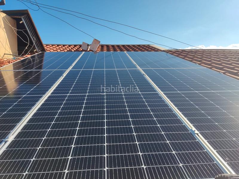 Foto 026b5b6c-cdd9-442d-a226-8b64bcea8609. Casa pareada descubre esta magnífica casa esquinera , completamente restaurada y lista para convertirse en tu nuevo hogar. en Pineda de Mar