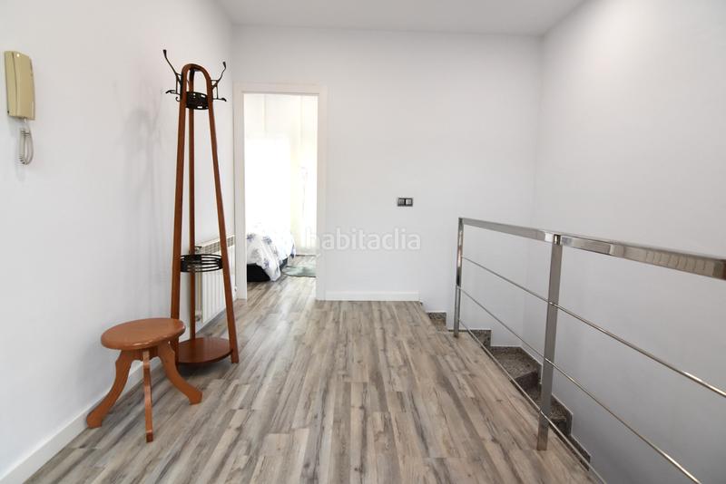 Foto 03699fd0-d6b1-4631-bf66-bf26797436d7. Casa pareada descubre esta magnífica casa esquinera , completamente restaurada y lista para convertirse en tu nuevo hogar. en Pineda de Mar