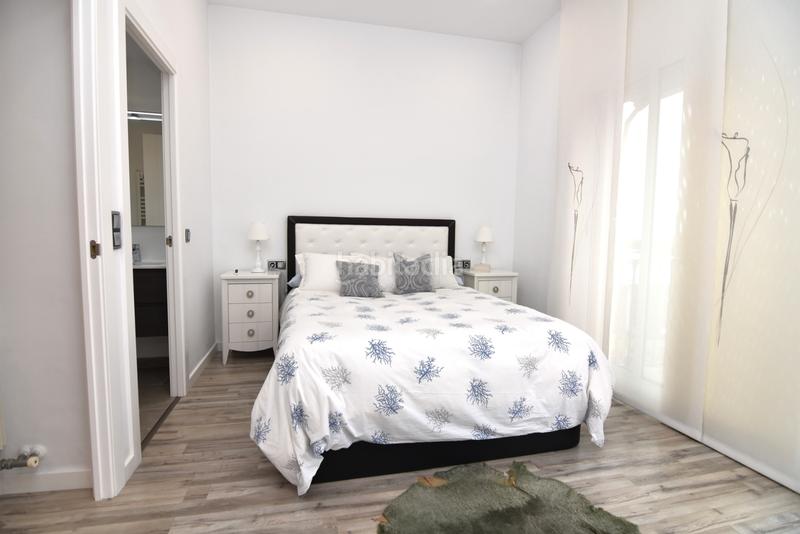 Foto 5df614c3-a578-4299-899f-f9b26096b4b2. Casa pareada descubre esta magnífica casa esquinera , completamente restaurada y lista para convertirse en tu nuevo hogar. en Pineda de Mar