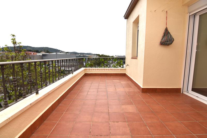 Foto 900cd2e4-2367-4a7a-a45f-f0d97665570e. Casa pareada descubre esta magnífica casa esquinera , completamente restaurada y lista para convertirse en tu nuevo hogar. en Pineda de Mar