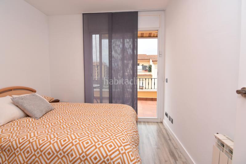 Foto a18aaf61-1a75-4ae7-9204-34f3a4e537ef. Casa pareada descubre esta magnífica casa esquinera , completamente restaurada y lista para convertirse en tu nuevo hogar. en Pineda de Mar