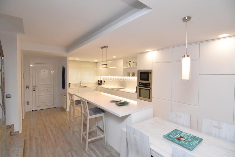 Foto a6117e4c-1bf7-440e-96b7-6201d404e7fe. Casa pareada descubre esta magnífica casa esquinera , completamente restaurada y lista para convertirse en tu nuevo hogar. en Pineda de Mar