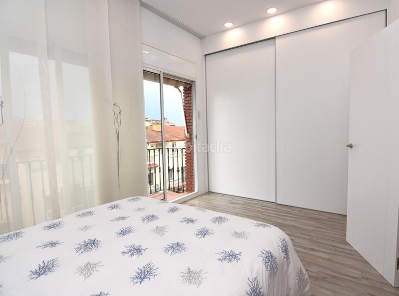 Foto b0144e33-522c-417f-8013-39bb5360782a. Casa pareada descubre esta magnífica casa esquinera , completamente restaurada y lista para convertirse en tu nuevo hogar. en Pineda de Mar