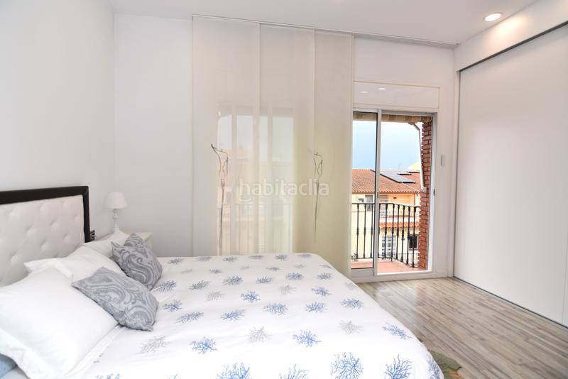 Foto f8c3e3c9-8e21-45dd-ad90-562522d3623a. Casa pareada descubre esta magnífica casa esquinera , completamente restaurada y lista para convertirse en tu nuevo hogar. en Pineda de Mar