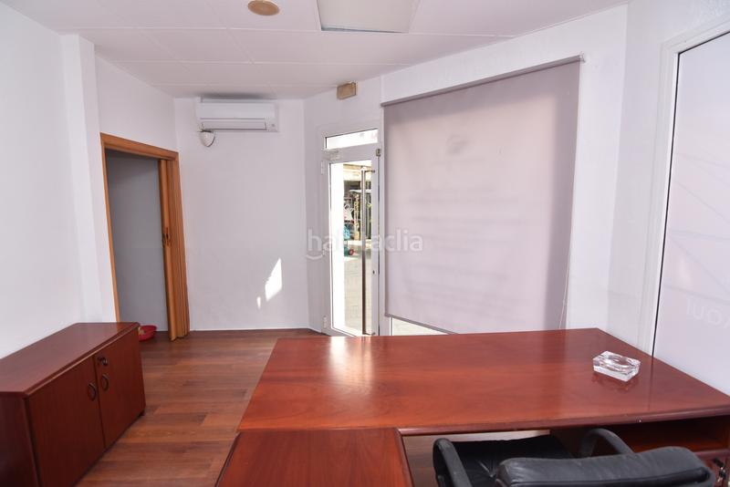 Foto 0aa88518-631f-41b9-9be1-e87a11e4b101. Alquiler local comercial en carrer doctor bertomeu 24 local esquinero en centro comercial en Pineda de Mar