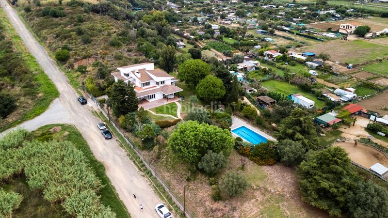 Foto 272cd7fa-9483-4ec3-b0e0-fe0c7a84bb03. Chalet ubicada en una zona tranquila junto al pueblo , esta impresionante propiedad ofrece la combinación perfecta en Pineda de Mar
