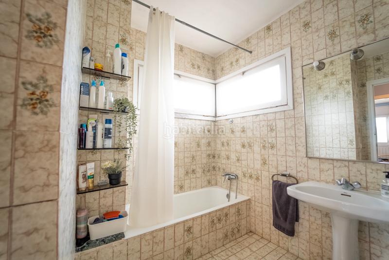 Foto 3685a658-0c5a-4938-8a8b-42e7d4aa5b6b. Chalet ubicada en una zona tranquila junto al pueblo , esta impresionante propiedad ofrece la combinación perfecta en Pineda de Mar