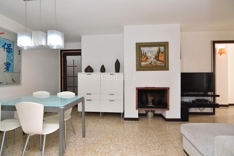 Foto f3797906-712d-4214-8f19-e09e6d6df4fc. Duplex avec cheminée piscine dans Centre Pineda de Mar