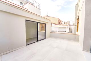 Ático  Carrer de la biblioteca 3. Si estás buscando una vivienda realmente única, no busques más.