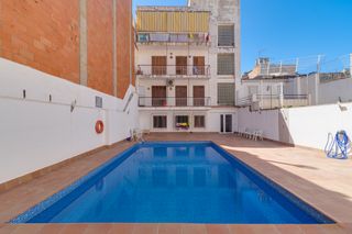 Pis  Carrer montpalau. Piso en venta en el centro de pineda de mar con piscina comunita