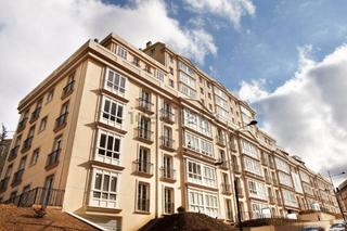 Apartament en Ra antonio bas 11. Vistas a la ra con dos baos , dos habitaciones y garaje