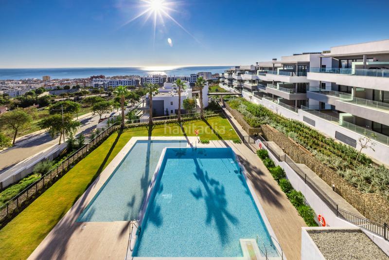 Foto 770ce0be-d65d-4bdc-8aca-06d62bd03c75. Ground floor with parking pool in Zona Calvario Estepona