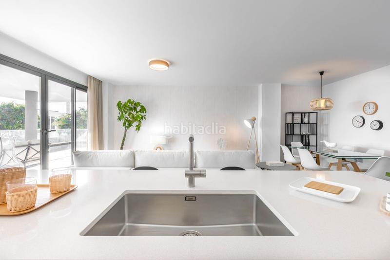 Foto 0b453051-a02b-443f-bd32-a0d0d381c7cd. Planta baixa amb aparcament piscina a Zona Calvario Estepona