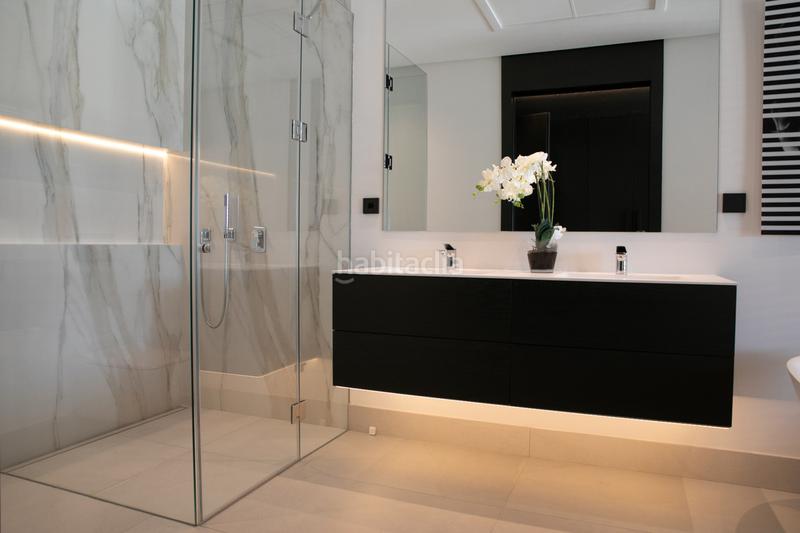 Foto 1be1e582-4f45-42a2-b9e8-4f19a42a9c7e. Apartament amb aparcament piscina a Las Lomas de Río Verde Marbella