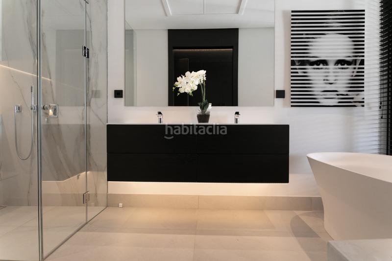 Foto 38f8fb1d-b478-441d-bbcc-8d0ac448effc. Apartament amb aparcament piscina a Las Lomas de Río Verde Marbella