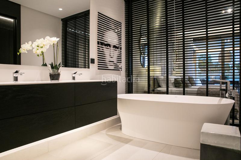 Foto 7a192610-9593-41fd-ac04-368d7995f3a2. Apartament amb aparcament piscina a Las Lomas de Río Verde Marbella