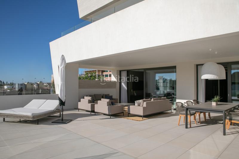 Foto 9e04686c-c05f-453e-ad65-9d46eb9a2509. Apartament amb aparcament piscina a Las Lomas de Río Verde Marbella