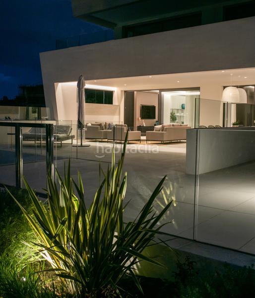 Foto e631f410-ea67-4582-9aa1-76cba8540a47. Apartament amb aparcament piscina a Las Lomas de Río Verde Marbella