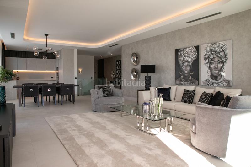 Foto 2a933f0e-ce98-45db-9bc5-892b110eaa3a. Appartement mit parking pool in Las Lomas de Río Verde Marbella