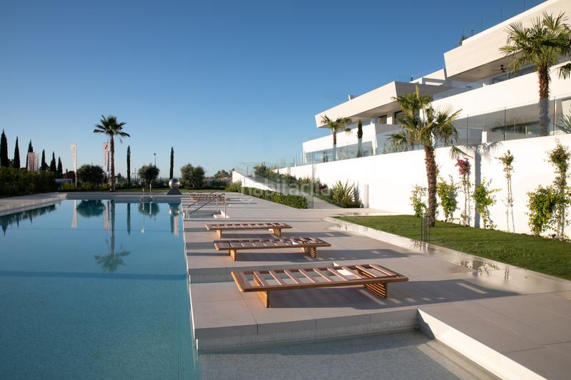 Foto 3e6f1198-7d6c-4373-98ef-3cf446fc876d. Appartement mit parking pool in Las Lomas de Río Verde Marbella