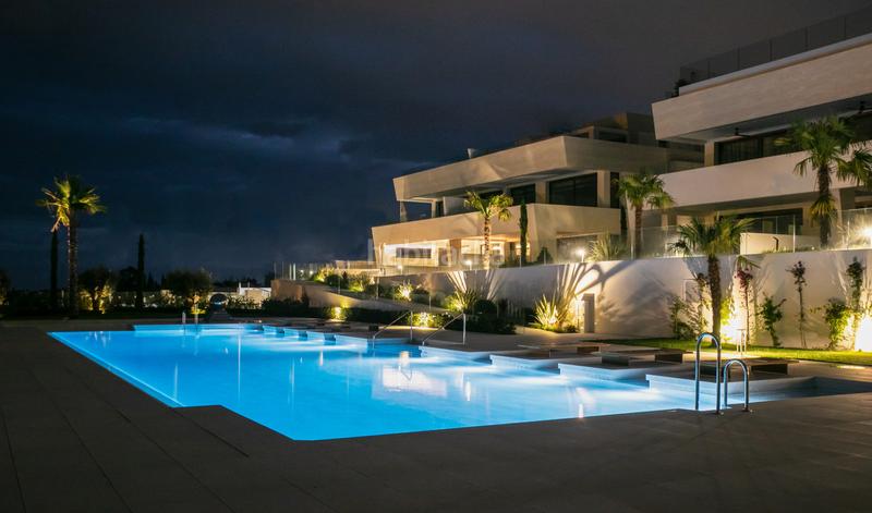 Foto a609d158-a46b-4e95-a784-f6496e60a5f0. Appartement mit parking pool in Las Lomas de Río Verde Marbella