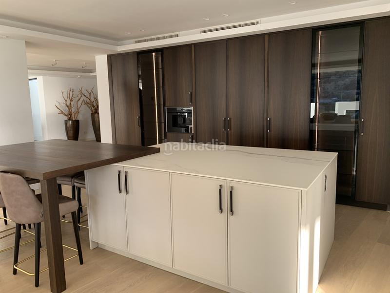 Foto 8ed8129a-3c84-4cd9-966b-77f12b7c9eae. Penthouse with parking pool in Torrecilla - La Cañada Marbella