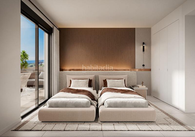 Foto a7f4ab55-dad6-4334-b947-5f589727db15. Ground floor with parking pool in Alto de los Monteros Marbella