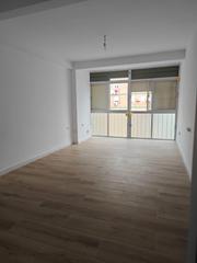 Pis a Astilleros - La Paz  - Loreto - El Corte Inglés. Piso de tres dormitorios con ascensor