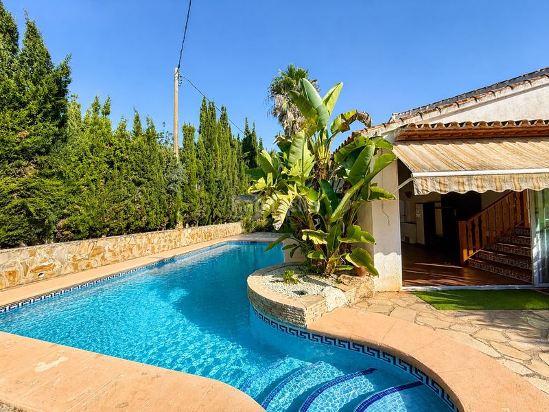 Foto a368d73c-3e6d-44ad-b36a-504fc0bb8045. Chalet avec chauffage parking piscine dans Partida Comunes-Adsubia Xàbia