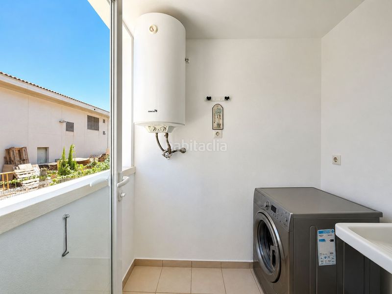 Foto cc777959-d5c6-4bbc-96ff-27ec993e50ee. Casa adossada amb aparcament piscina a Centro Ciudad Xàbia