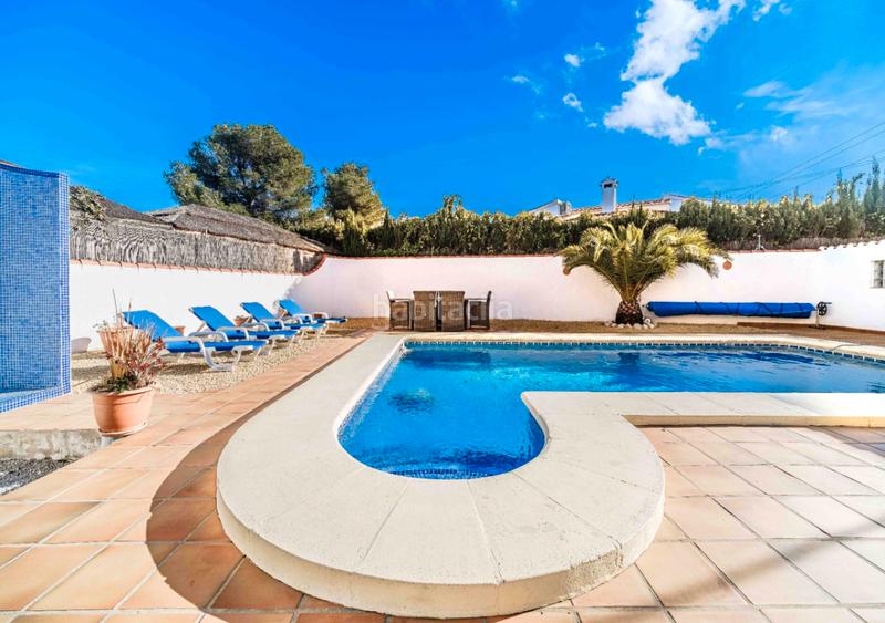 Foto 4f121989-d208-466d-9a83-5b9cea0e4e30. Chalet avec chauffage parking piscine dans La Granadella - Costa Nova Xàbia