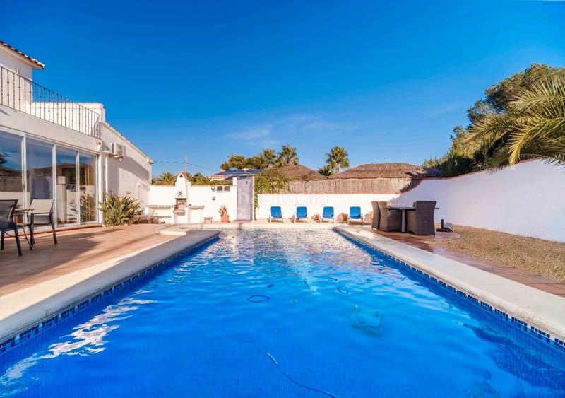 Foto 452a7eb1-a40d-4db7-a9e4-8b8819fb823e. Chalet con riscaldamento parcheggio piscina in La Granadella - Costa Nova Xàbia