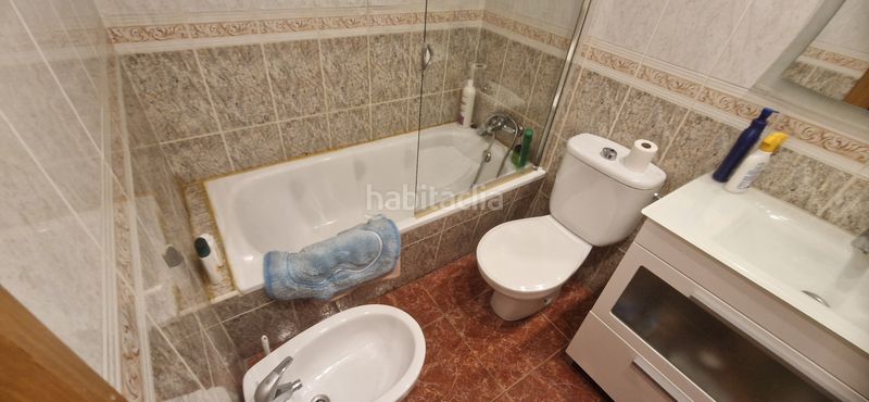 Foto 7ab852d8-b95a-4fa4-83b9-94415e96bcd1. Casa adossada amb xemeneia calefacció aparcament a Zaragoza