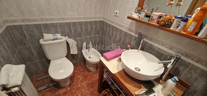 Foto f88d25f9-27de-49a7-ac3a-58af7b68824e. Casa adossada amb xemeneia calefacció aparcament a Zaragoza