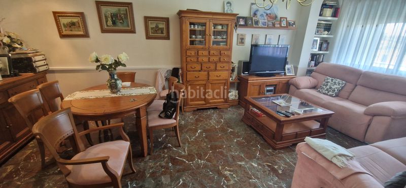 Foto f8a1fdb0-4b0e-4eb8-9b7a-50b226d13f86. Casa adossada amb xemeneia calefacció aparcament a Zaragoza